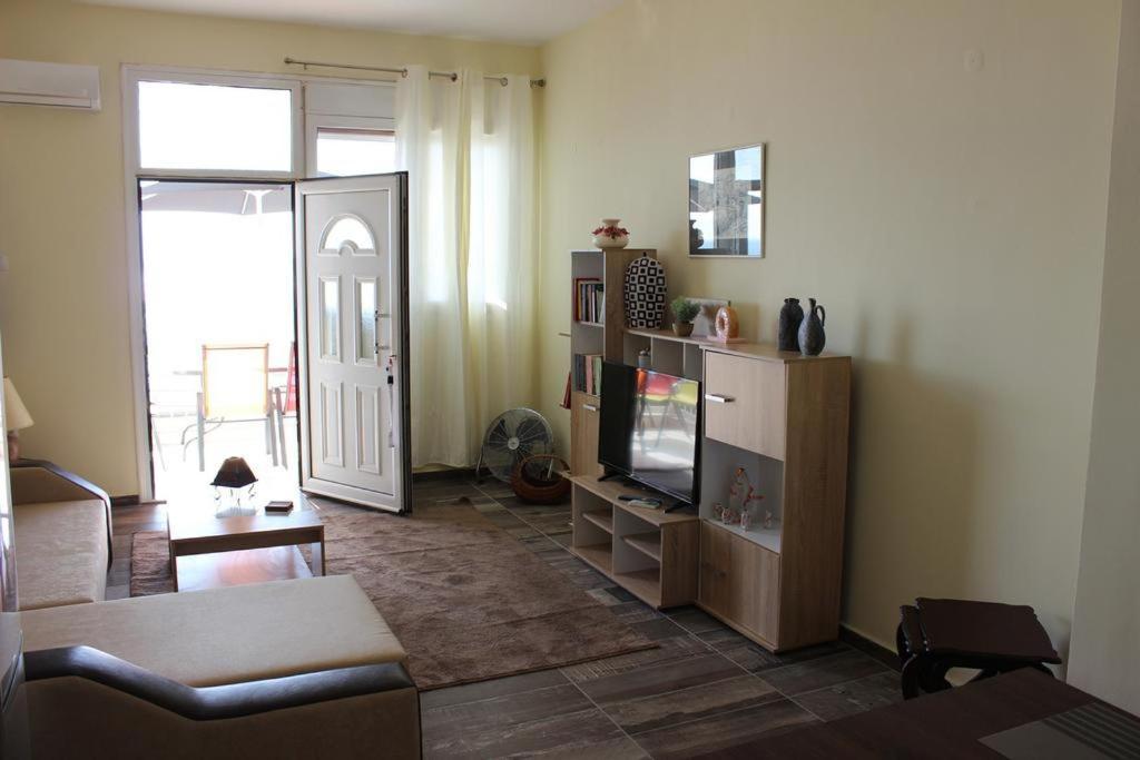 Globy Seaview Apartments Kavala Eksteriør billede